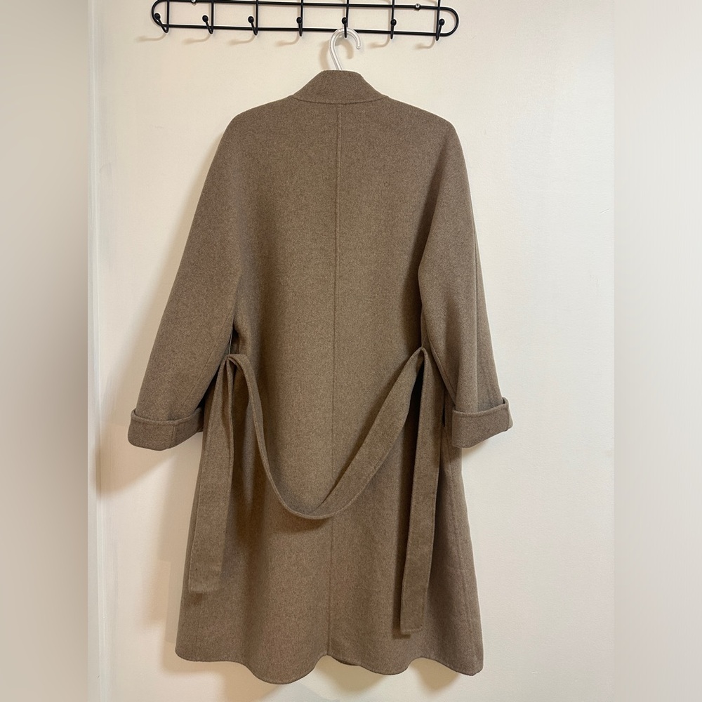 long coat - Picture 3 of 8